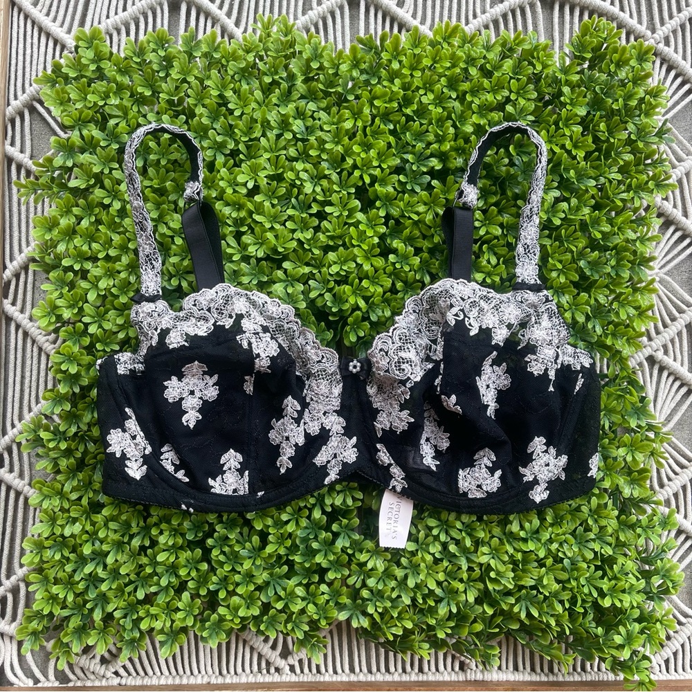 New Victoria’s Secret Black / Cream Unlined Lace Bra Size 36D